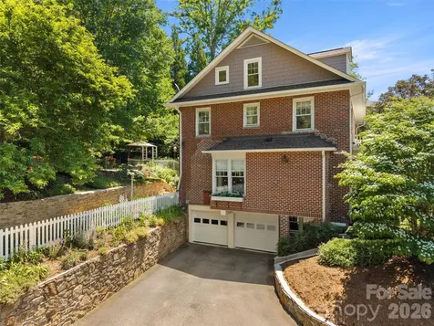 19 Blackwood Road Asheville NC 28804
