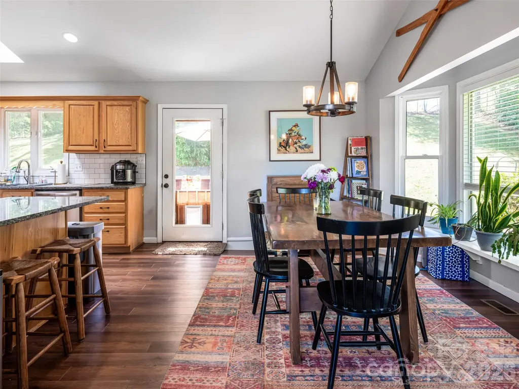 15 Tiffany Lane Asheville NC 28804