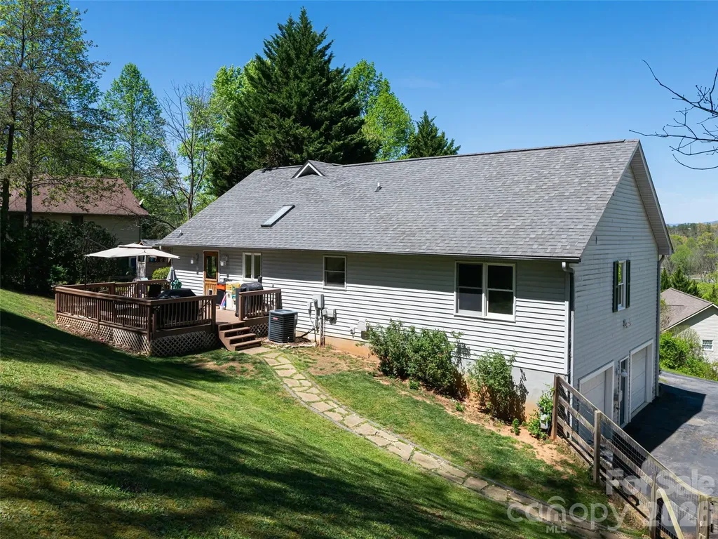 15 Tiffany Lane Asheville NC 28804
