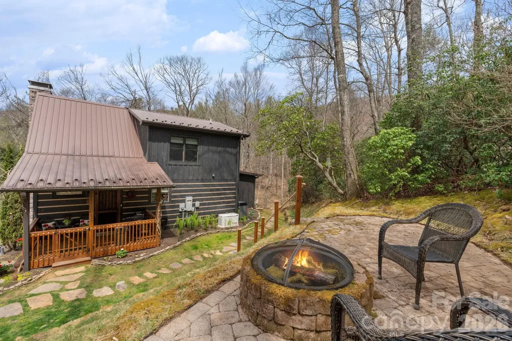 117 Deelani Trail Fleetwood NC 28626