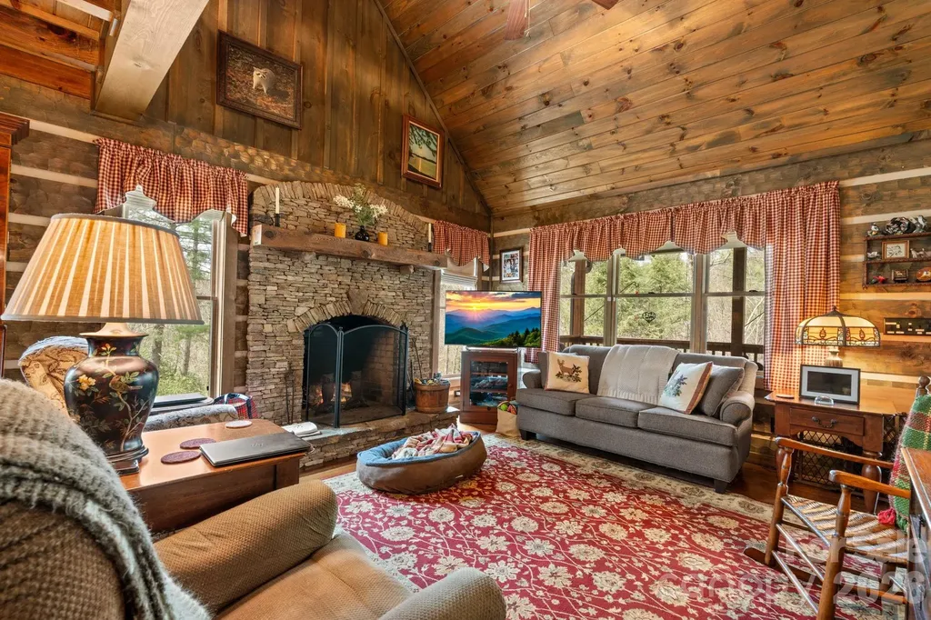 117 Deelani Trail Fleetwood NC 28626