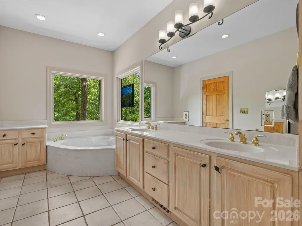 26 Walnut Drive Mills River NC 28759