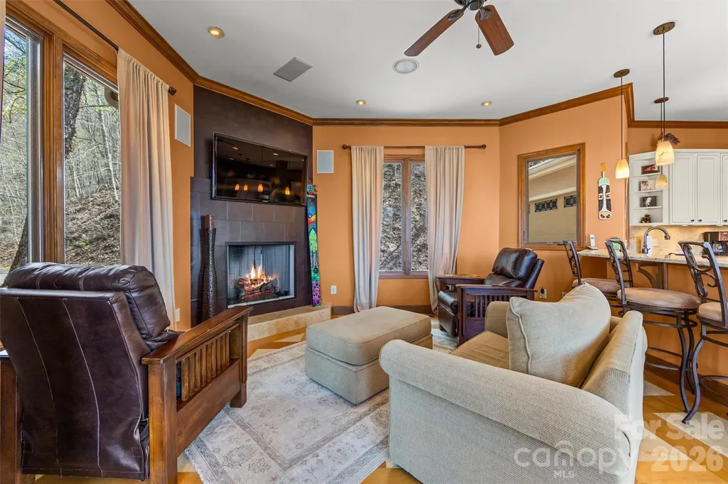 221 Connection Circle Robbinsville NC 28771