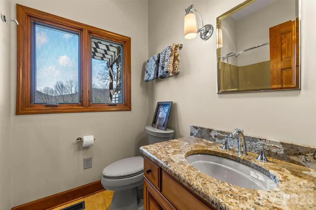 221 Connection Circle Robbinsville NC 28771