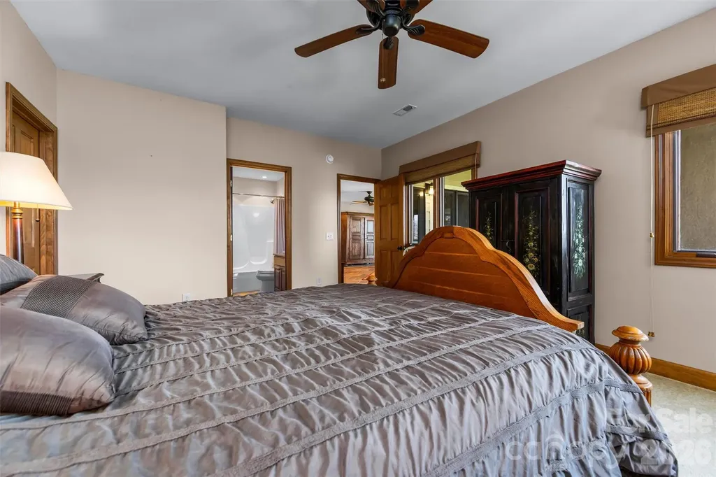 221 Connection Circle Robbinsville NC 28771