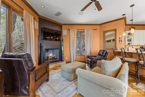 221 Connection Circle Robbinsville NC 28771