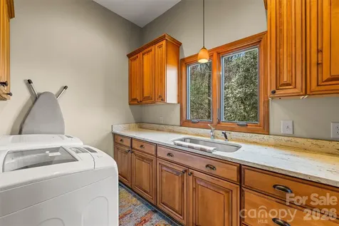 221 Connection Circle Robbinsville NC 28771