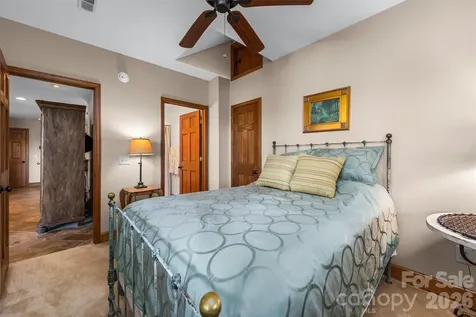 221 Connection Circle Robbinsville NC 28771