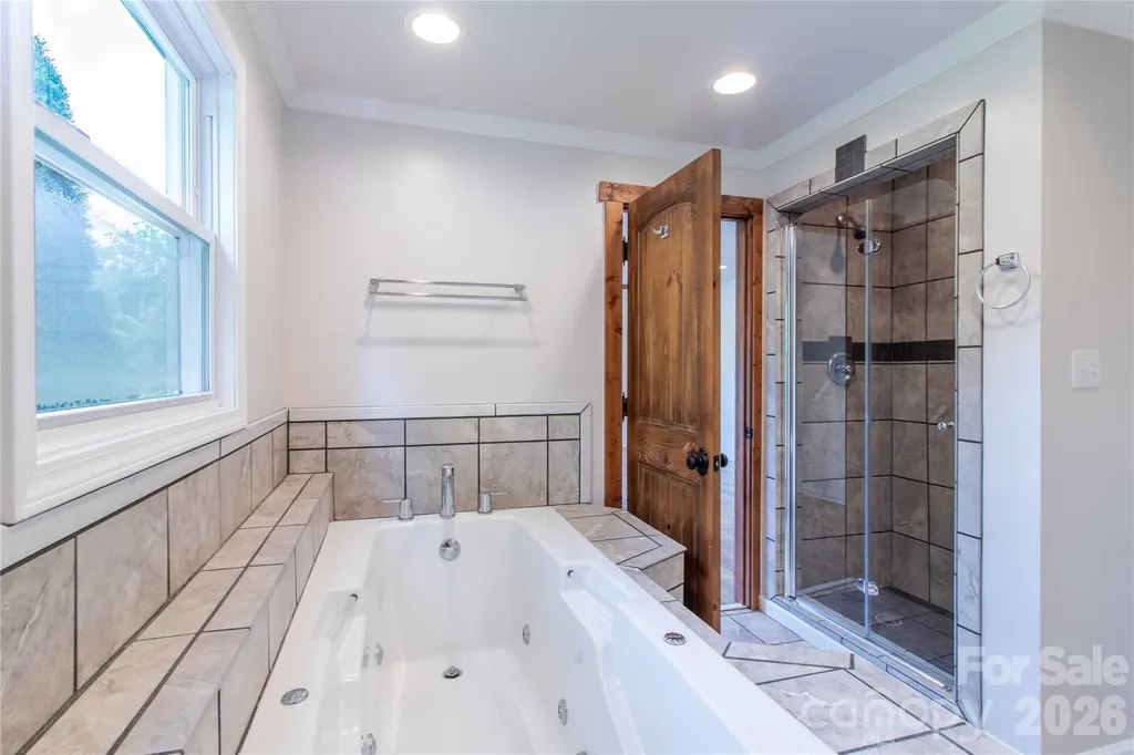 15 Bowman Ridge Road Hendersonville NC 28739