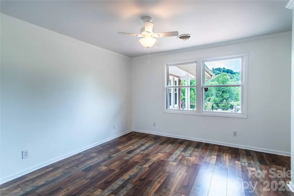15 Bowman Ridge Road Hendersonville NC 28739