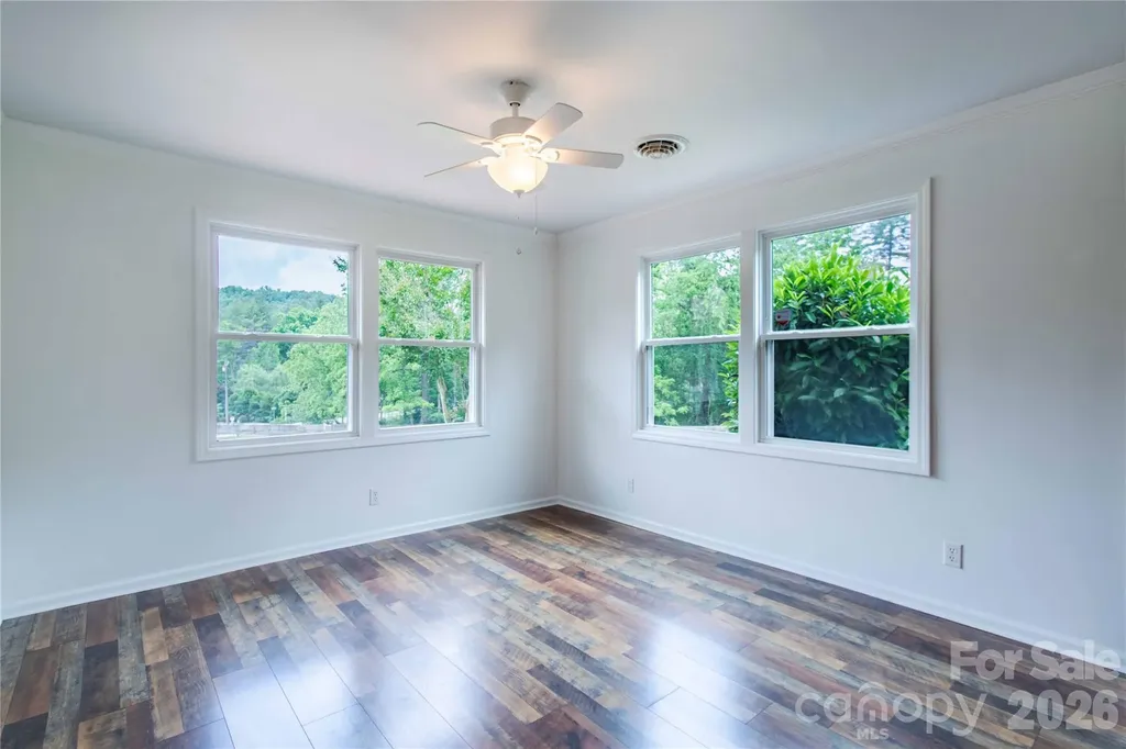 15 Bowman Ridge Road Hendersonville NC 28739