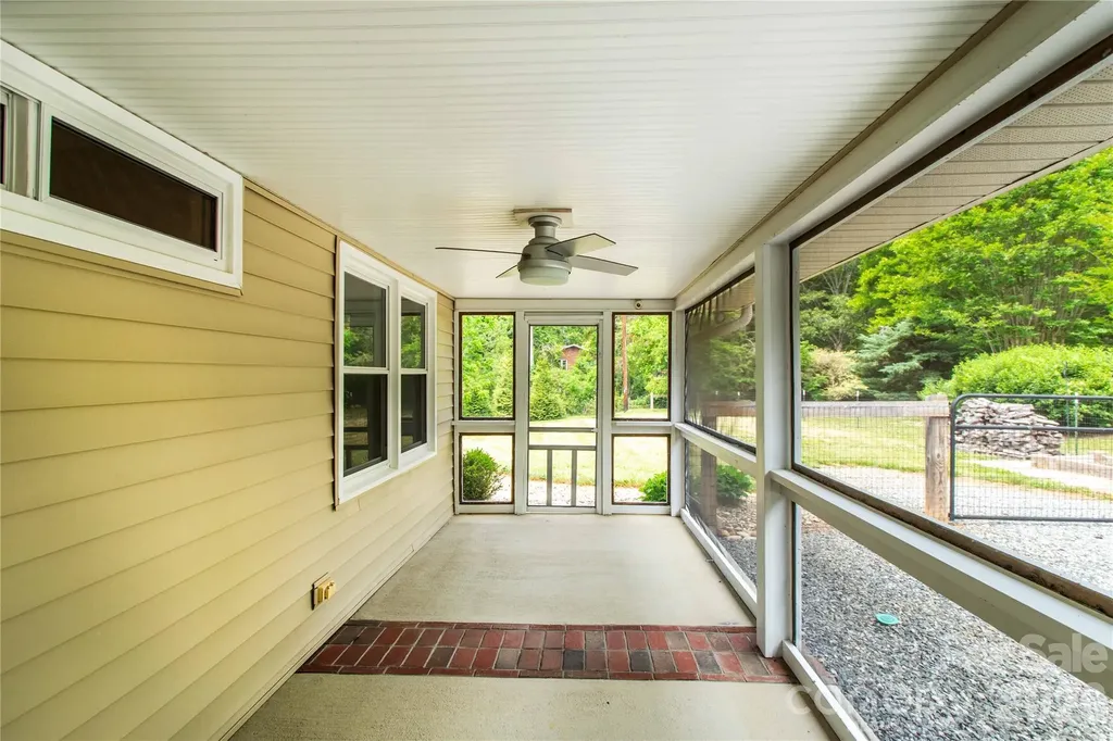 15 Bowman Ridge Road Hendersonville NC 28739