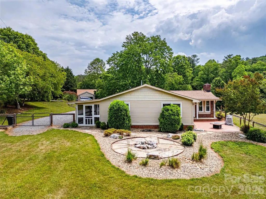 15 Bowman Ridge Road Hendersonville NC 28739