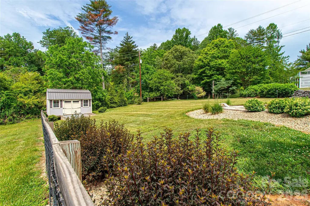 15 Bowman Ridge Road Hendersonville NC 28739