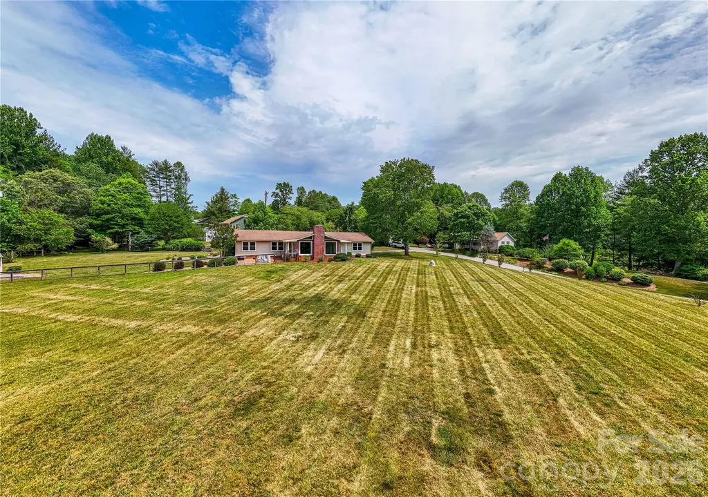 15 Bowman Ridge Road Hendersonville NC 28739