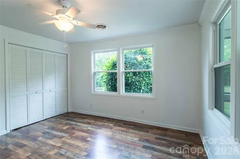 15 Bowman Ridge Road Hendersonville NC 28739