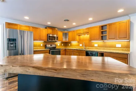 15 Bowman Ridge Road Hendersonville NC 28739