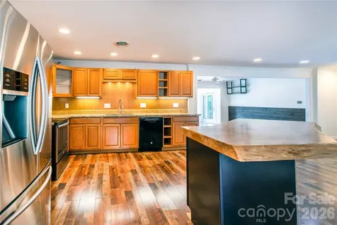 15 Bowman Ridge Road Hendersonville NC 28739
