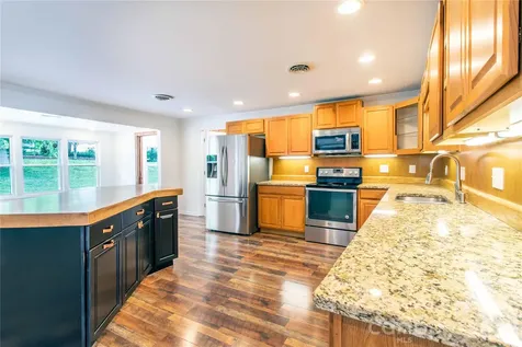 15 Bowman Ridge Road Hendersonville NC 28739