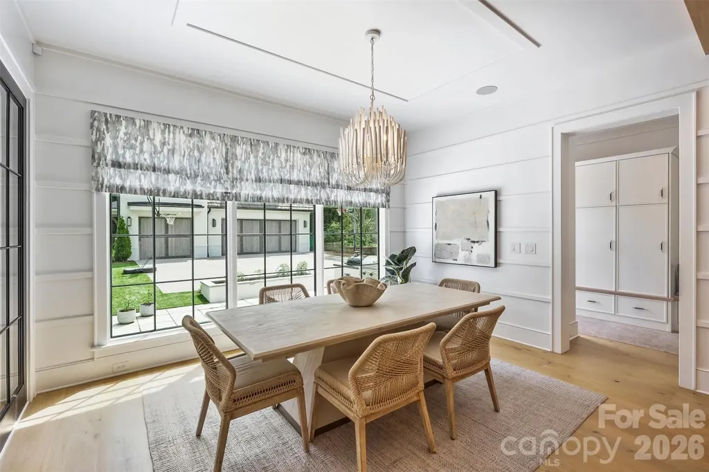 1931 Shoreham Drive Charlotte NC 28211