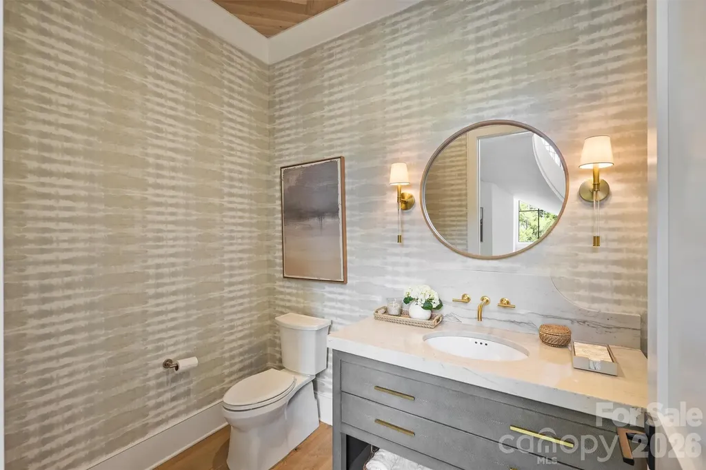 1931 Shoreham Drive Charlotte NC 28211