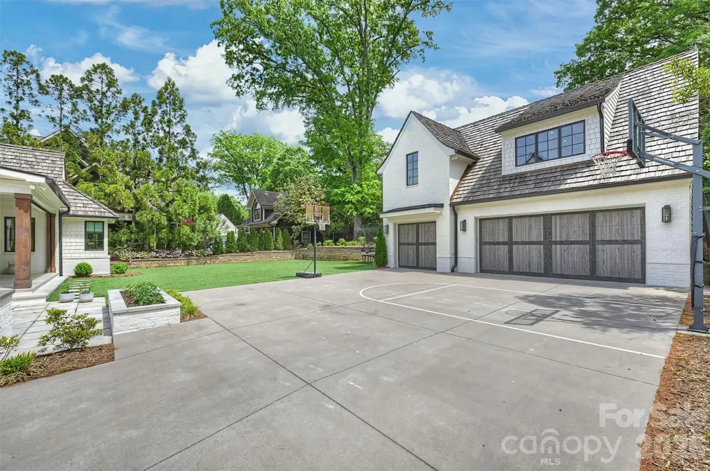 1931 Shoreham Drive Charlotte NC 28211