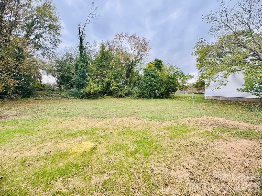 508 Elm Avenue Mount Holly NC 28021