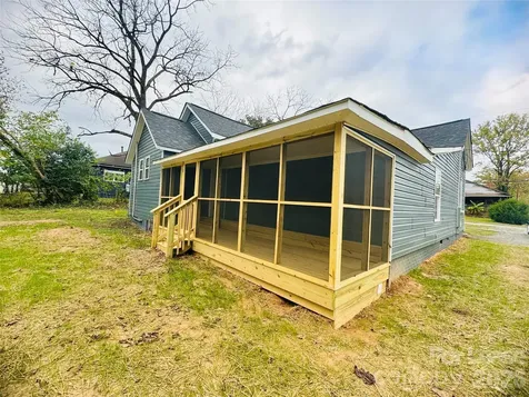 508 Elm Avenue Mount Holly NC 28021