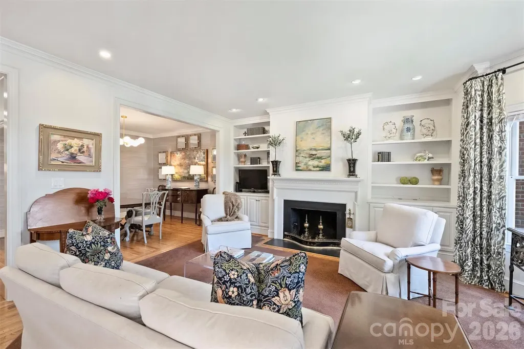 2320 Selwyn Avenue Charlotte NC 28207