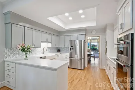 2320 Selwyn Avenue Charlotte NC 28207