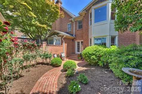 2320 Selwyn Avenue Charlotte NC 28207