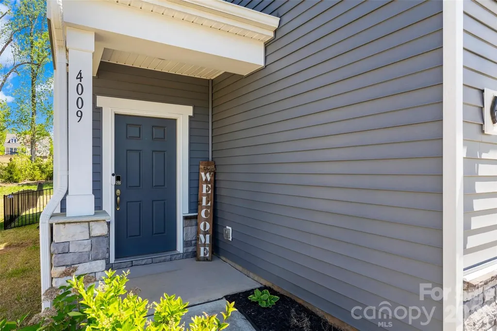 4009 Woodland View Drive Charlotte NC 28215