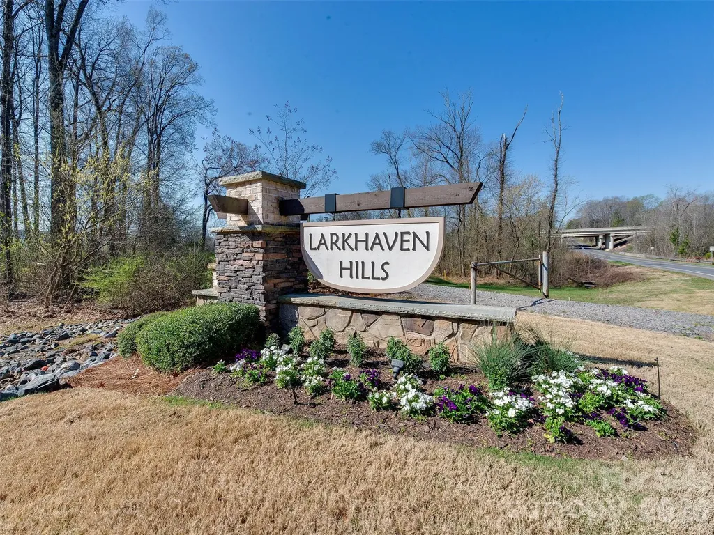 4009 Woodland View Drive Charlotte NC 28215