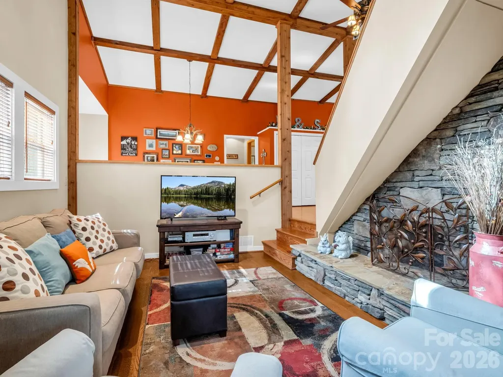 78 Wahuhu Court Brevard NC 28712