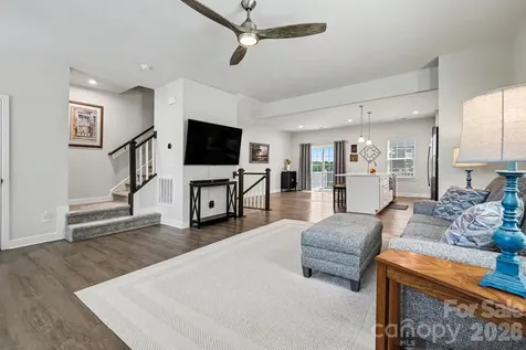 1946 Tupelo Grove Lane Gastonia NC 28054