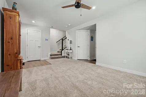 1946 Tupelo Grove Lane Gastonia NC 28054