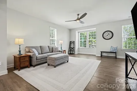 1946 Tupelo Grove Lane Gastonia NC 28054