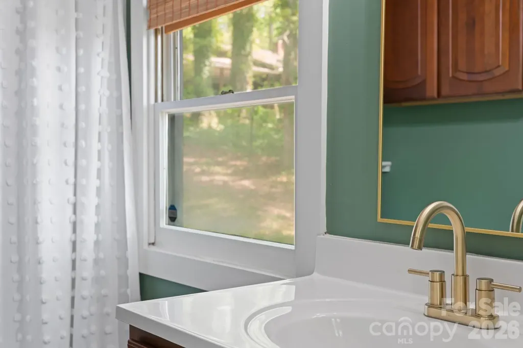 70 Melton Road Candler NC 28715