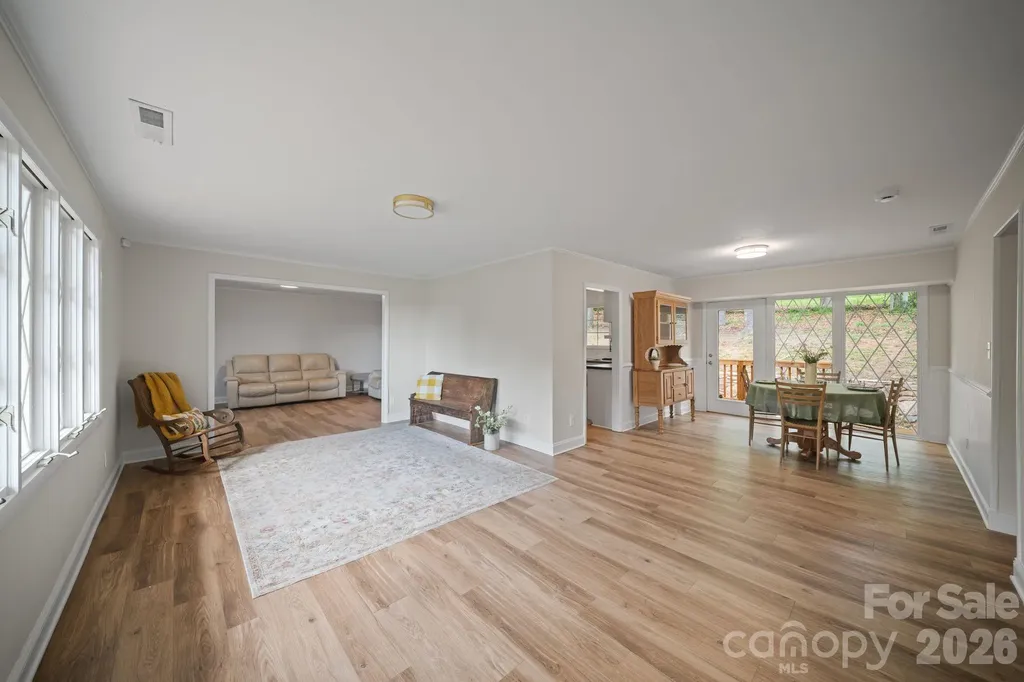 70 Melton Road Candler NC 28715