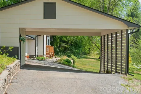 70 Melton Road Candler NC 28715
