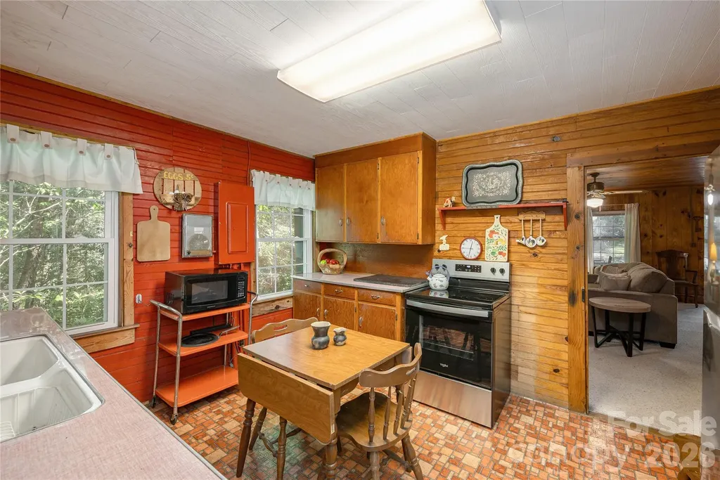 10844 Greenville Highway Cedar Mountain NC 28718