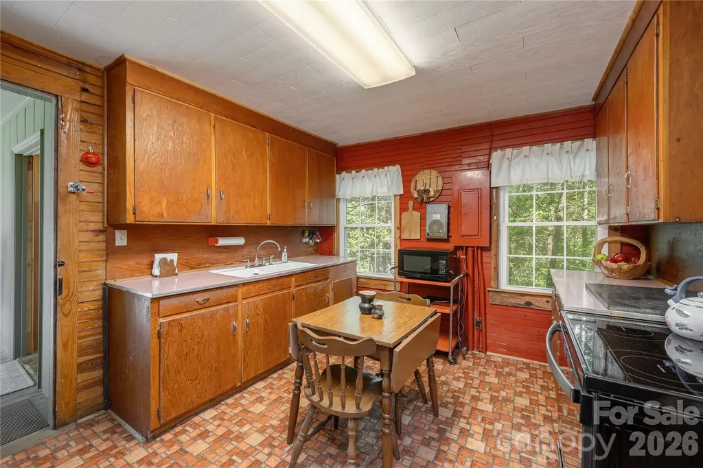 10844 Greenville Highway Cedar Mountain NC 28718
