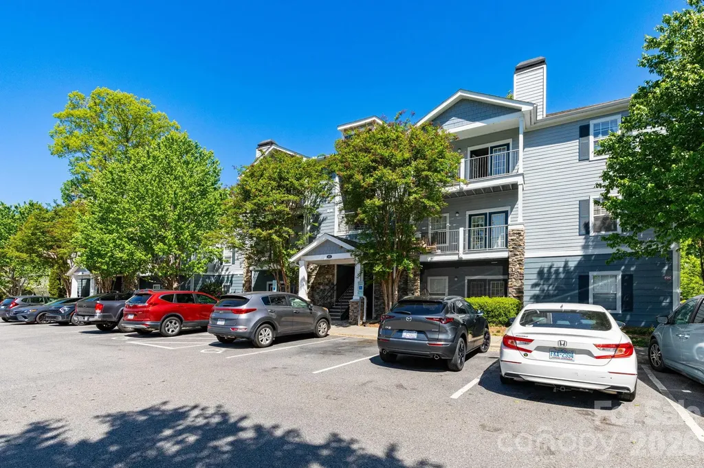 400 Vista Lake Drive Candler NC 28715
