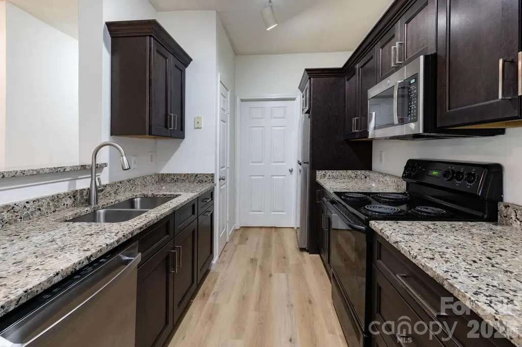 400 Vista Lake Drive Candler NC 28715