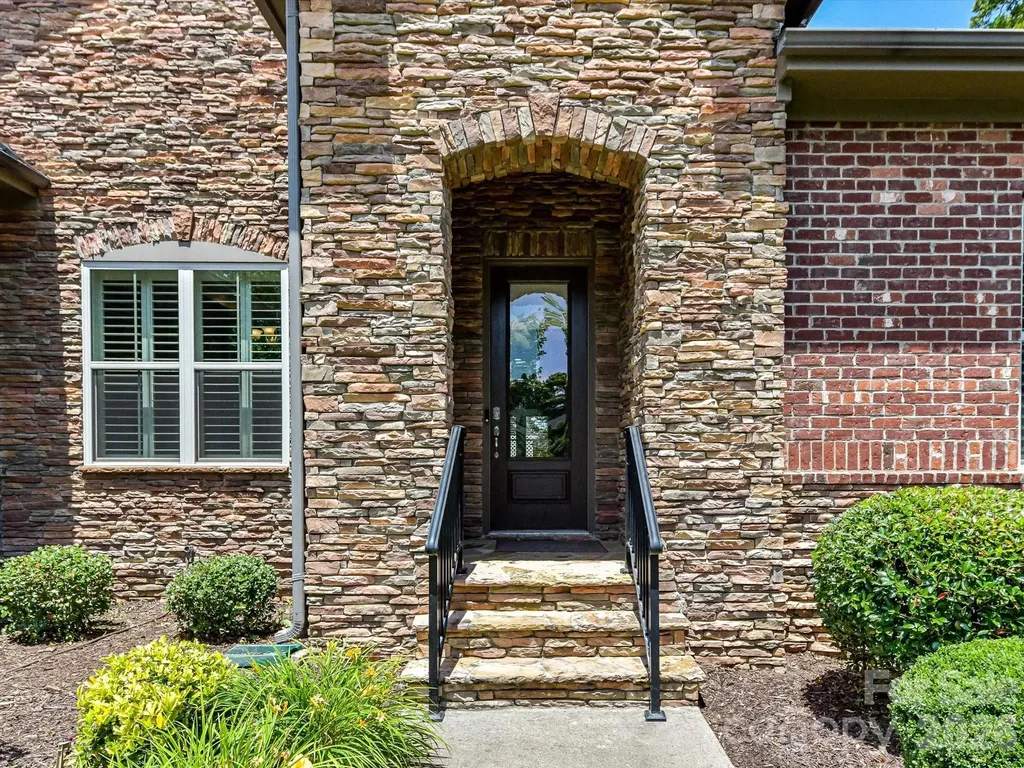 8701 Whitehawk Hill Road Waxhaw NC 28173