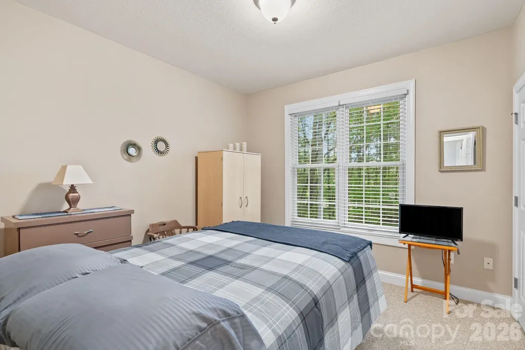 112 Chestnut Lane Hendersonville NC 28792