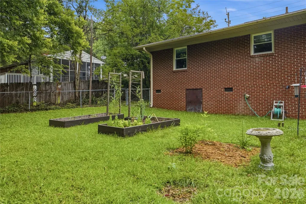 605 W 19th Avenue Gastonia NC 28052