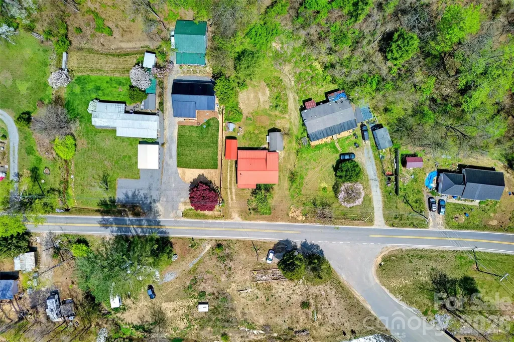 522 Old Us 70 Highway W Old Fort NC 28762