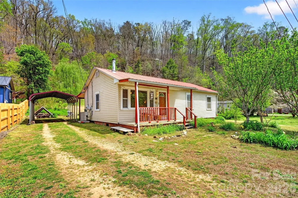 522 Old Us 70 Highway W Old Fort NC 28762