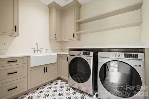 2652 Chesterfield Avenue Charlotte NC 28205